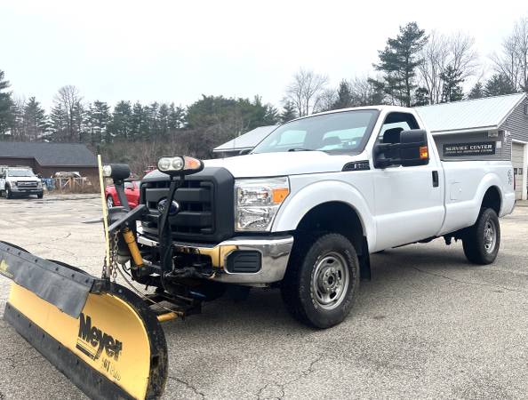 2016 Ford F-350 Super Duty 4×4 Lon Bed 8′ Plow 18,000 LOW Miles 1Owner – $26,990 (Hampton NH RT1)